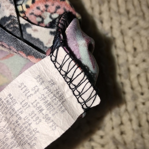 Olivia Matthews size large floral faux wrap dress - Picture 8 of 8